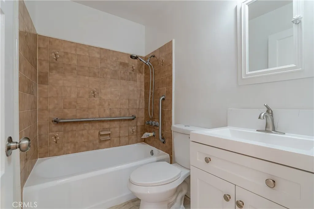 1727 E 123rd, Los Angeles, California 90059 home-pic-8